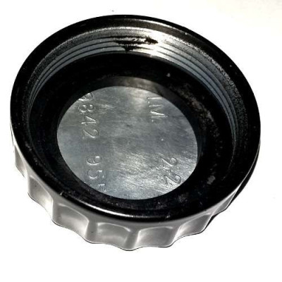 Korek wlewu oleju New Holland T8 T8. 275 300 330 360 390 T9 T9. 390 450 505 615 670 2852136 47719888 5801870517 8605614 94402932