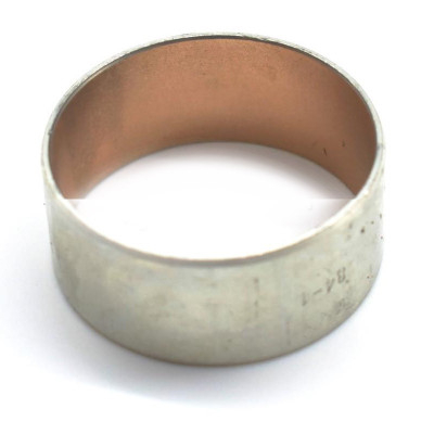 Tulejka wałka rozrządu John Deere:
2510, 310, 510, 710, 920 2140 1640 3150 3130