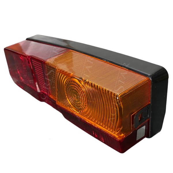 16031102 3221210R92 Lampa prawa tylna Case 3220 3230 4210 4220 4230 4240 743 644 744 844 745 845 1046 1246 946 1255 955 1056 856