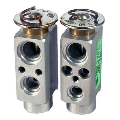 Zawór rozprężny klimatyzacji John,Deere AL77579 RE62137 6100,6200 6300 6400 6600 6800 6900 6110 6210 6310 6410 6610 6220